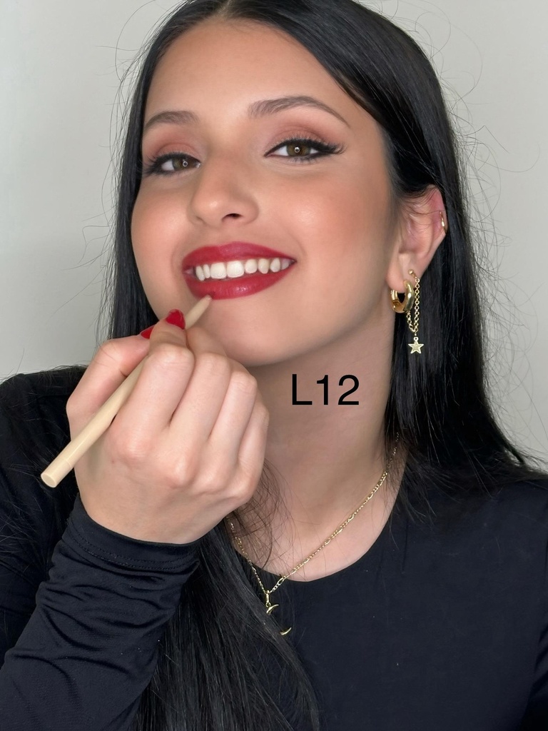 Labial retractable de 11 colores diferentes de alta pigmentación. *veganos y crueltry free*